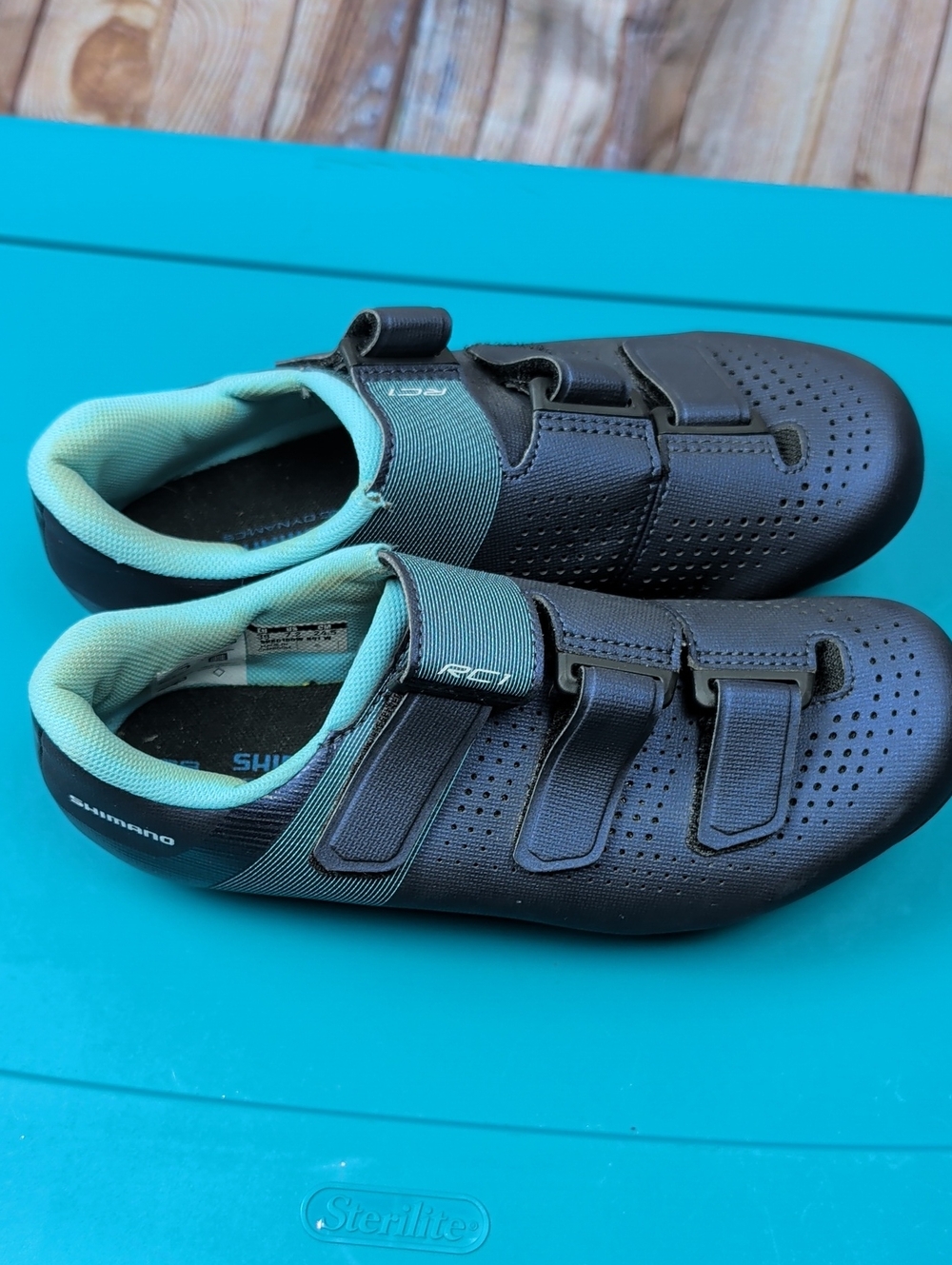 Shimano Men’s Cycling Shoes with Mint Accents 7.2